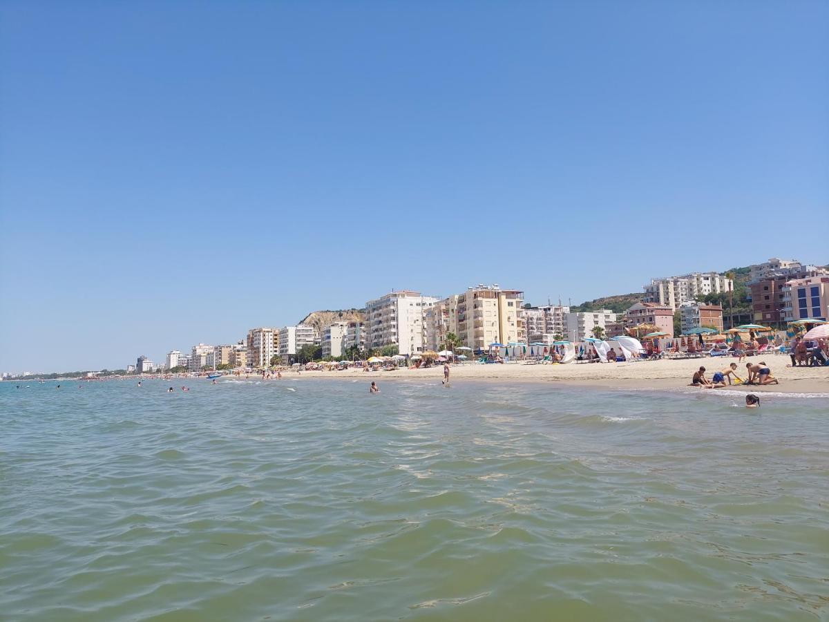 Golden Beach Apartments Durres Bagian luar foto