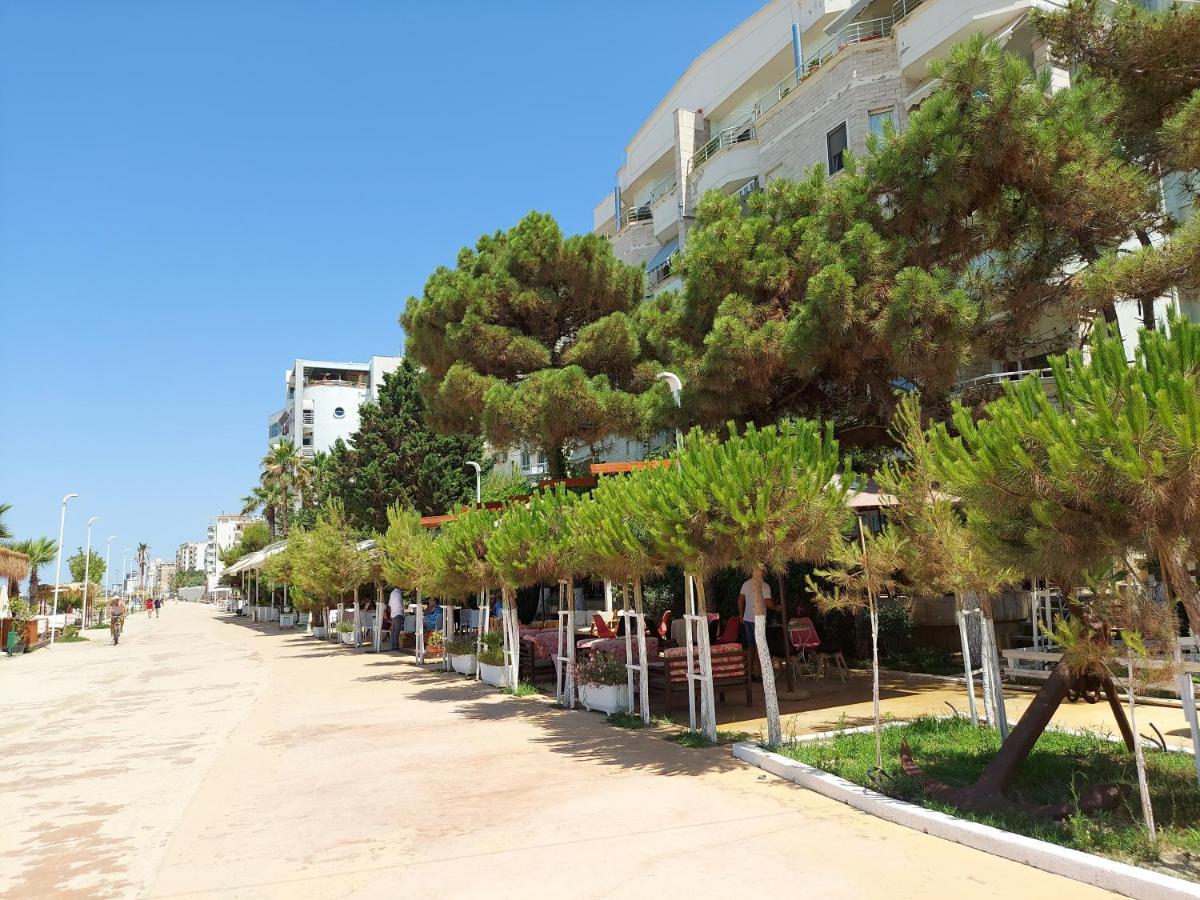 Golden Beach Apartments Durres Bagian luar foto