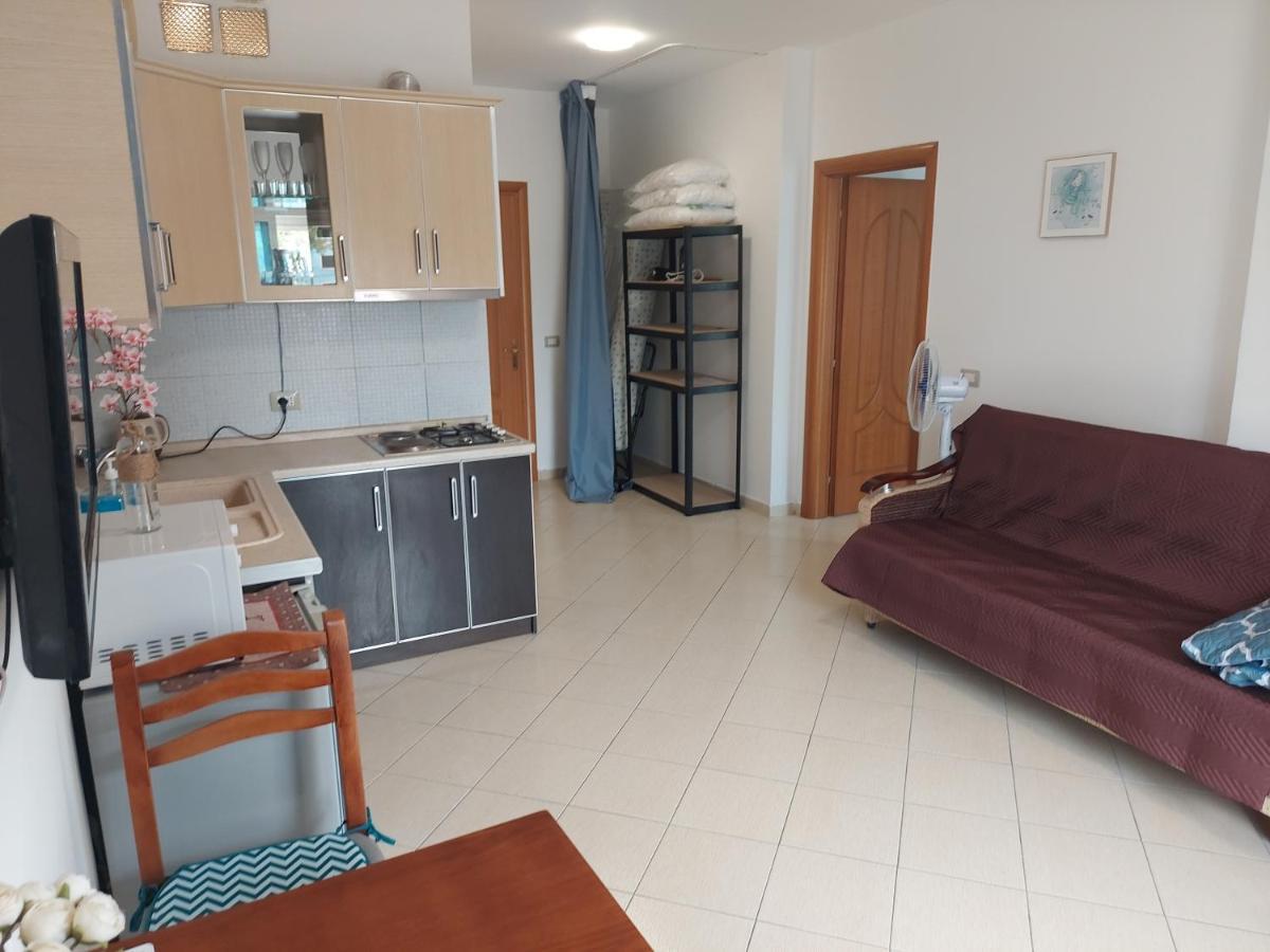 Golden Beach Apartments Durres Bagian luar foto