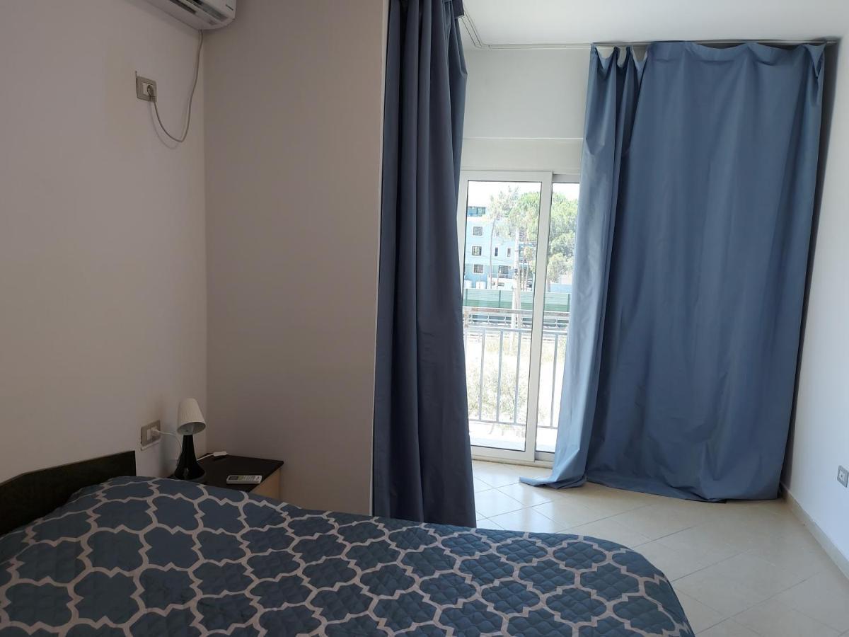 Golden Beach Apartments Durres Bagian luar foto